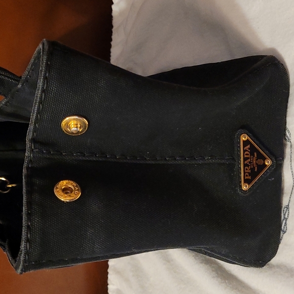 Prada Canapa - Picture 2 of 14